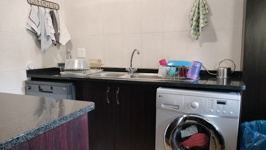 5 Bedroom Property for Sale in Fraaiuitsig Western Cape